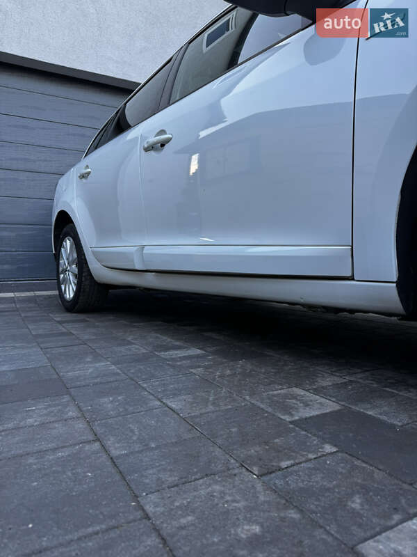 Универсал Renault Megane 2013 в Полтаве фото 10 Универсал Renault Megane 2013 в Полтаве