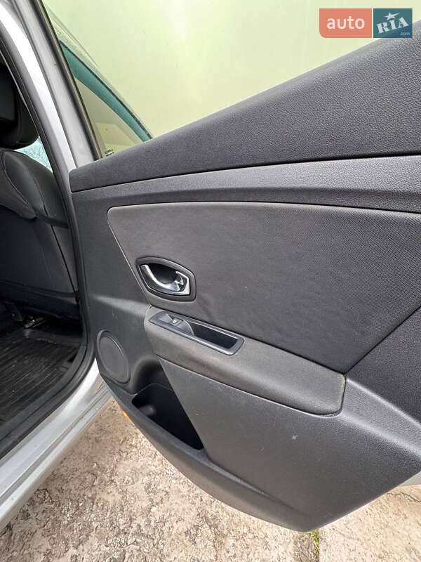 Универсал Renault Megane 2012 в Запорожье фото 15 Универсал Renault Megane 2012 в Запорожье
