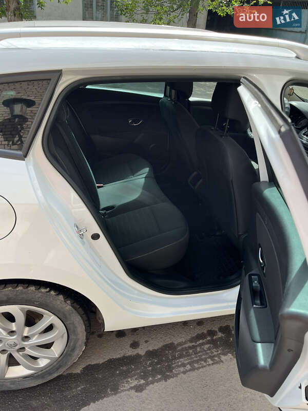 Универсал Renault Megane 2015 в Кривом Роге фото 5 Универсал Renault Megane 2015 в Кривом Роге