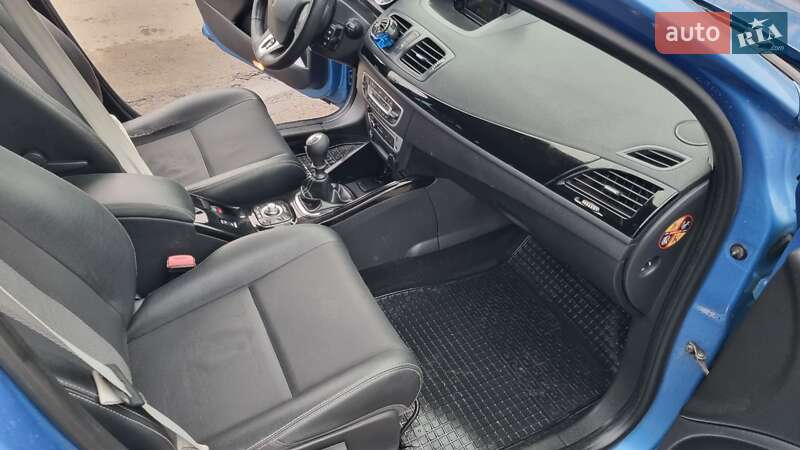 Универсал Renault Megane 2013 в Ровно фото 15 Универсал Renault Megane 2013 в Ровно