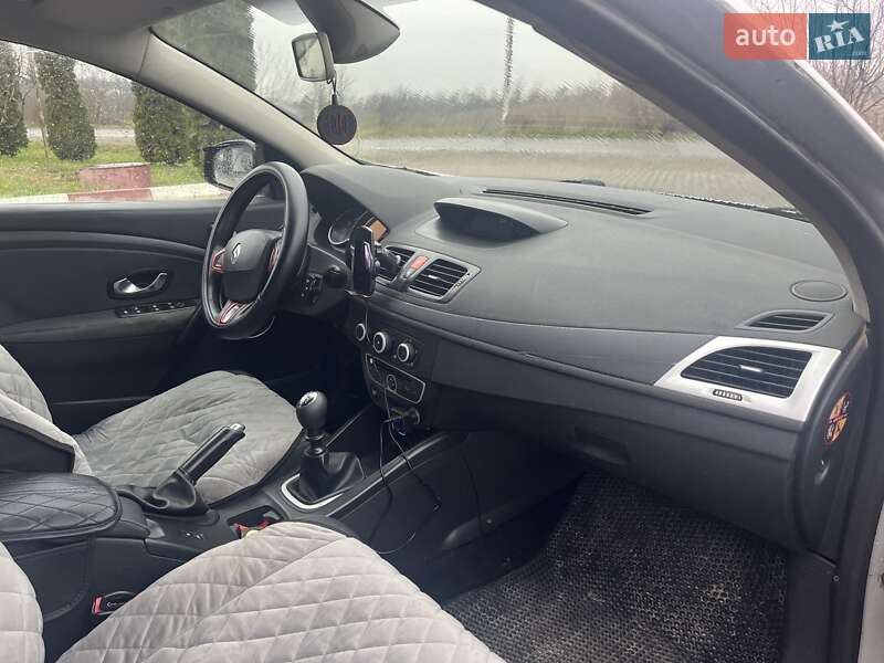 Хэтчбек Renault Megane 2010 в Горбовой фото 13 Хэтчбек Renault Megane 2010 в Горбовой