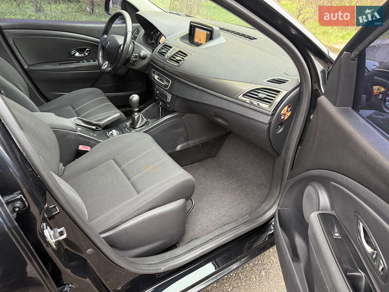 Універсал Renault Megane 2013 в Кривому Розі фото 24 Універсал Renault Megane 2013 в Кривому Розі