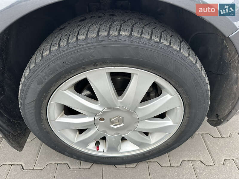 Седан Renault Megane 2006 в Києві фото 15 Седан Renault Megane 2006 в Києві