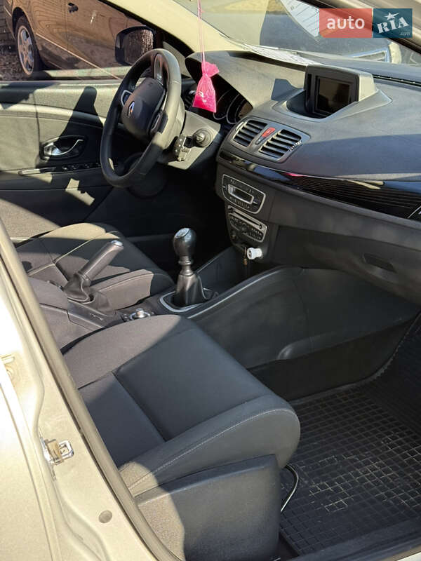 Универсал Renault Megane 2011 в Первомайске фото 4 Универсал Renault Megane 2011 в Первомайске