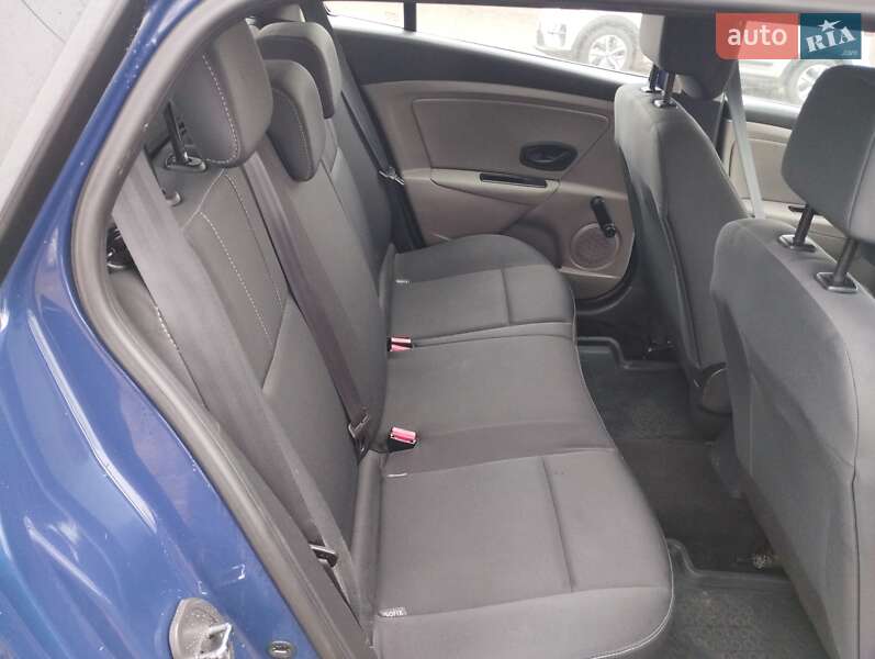 Универсал Renault Megane 2010 в Остроге фото 23 Универсал Renault Megane 2010 в Остроге