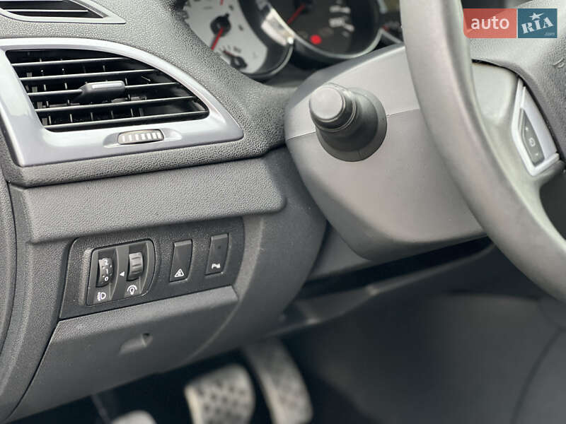 Универсал Renault Megane 2010 в Луцке фото 40 Универсал Renault Megane 2010 в Луцке