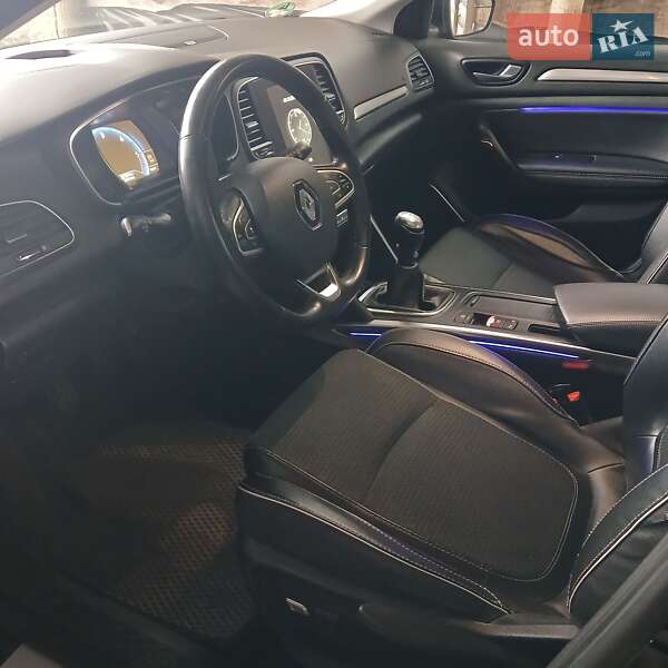 Универсал Renault Megane 2017 в Ромнах