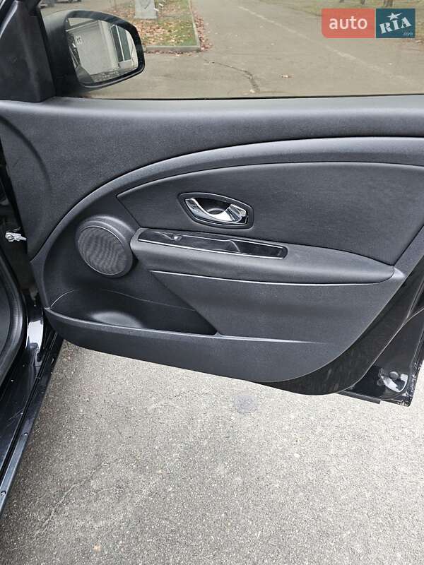 Универсал Renault Megane 2014 в Киеве фото 20 Универсал Renault Megane 2014 в Киеве