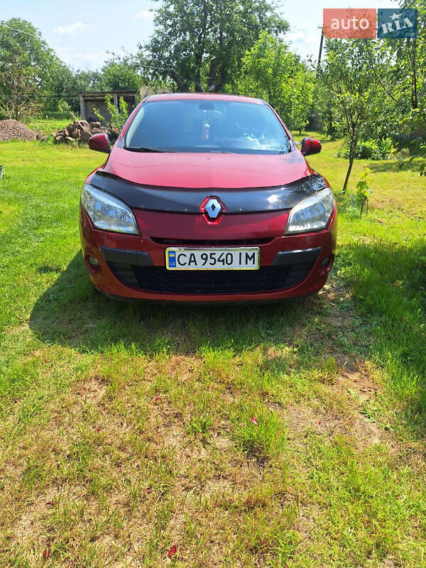 Купе Renault Megane 2010 в Дашеве фото 11 Купе Renault Megane 2010 в Дашеве