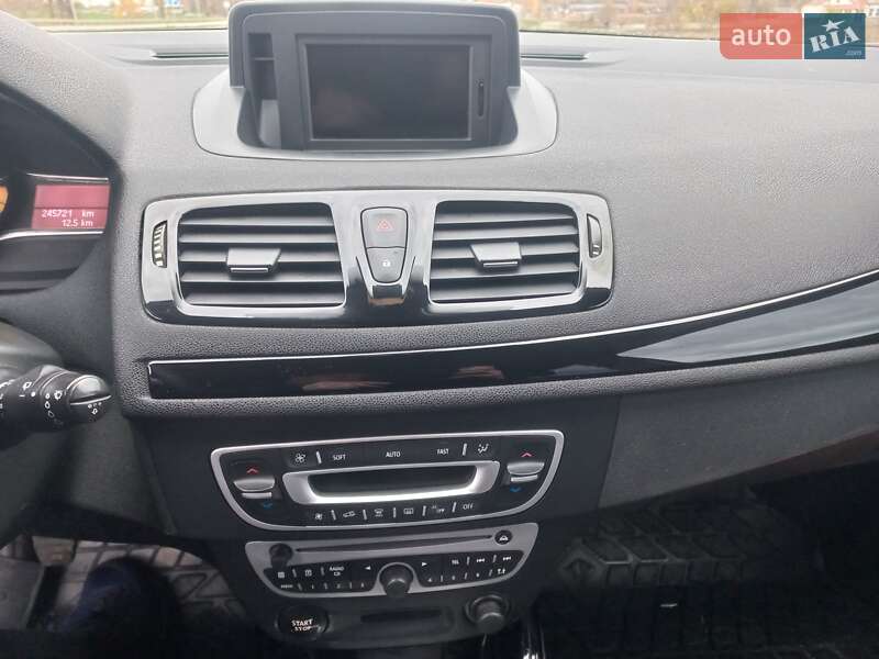 Хэтчбек Renault Megane 2011 в Ромнах