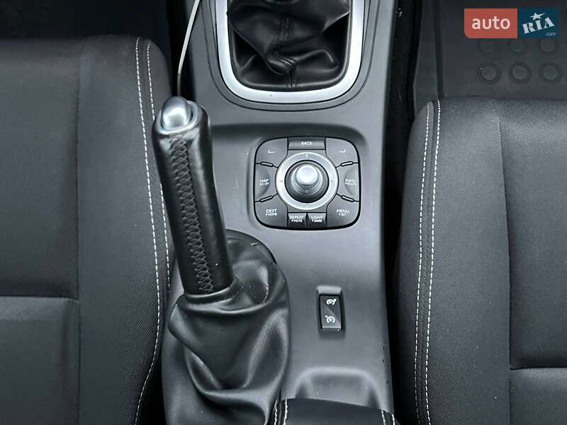 Універсал Renault Megane 2010 в Києві фото 30 Універсал Renault Megane 2010 в Києві