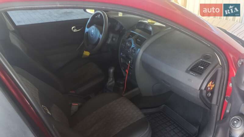 Седан Renault Megane 2006 в Долине фото 9 Седан Renault Megane 2006 в Долине