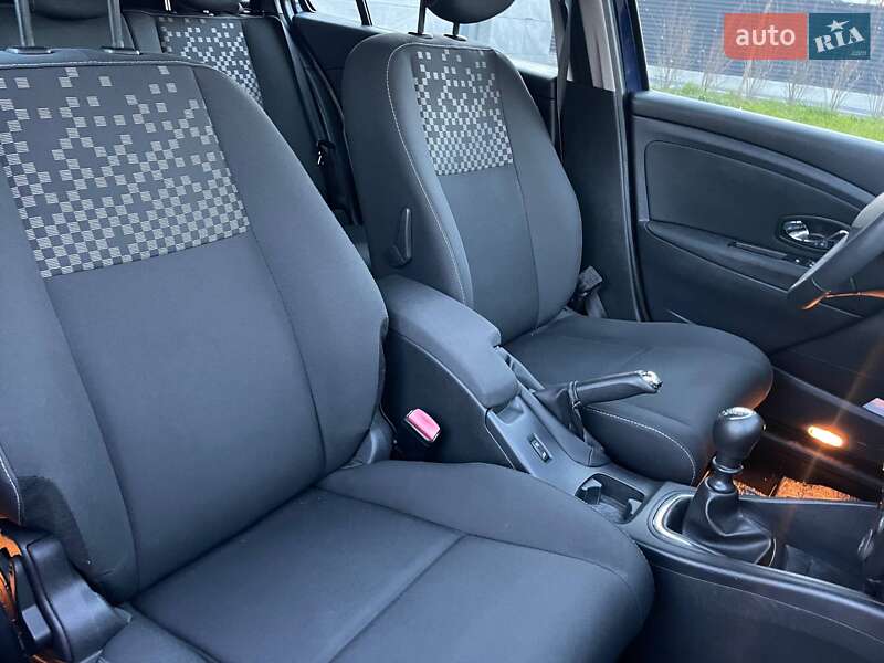 Универсал Renault Megane 2012 в Луцке фото 36 Универсал Renault Megane 2012 в Луцке