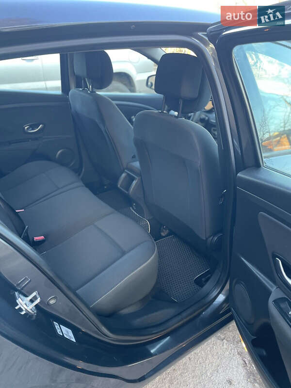 Хэтчбек Renault Megane 2011 в Глобине