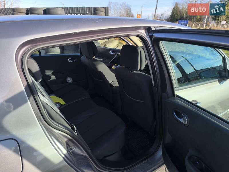 Хетчбек Renault Megane 2002 в Трускавці