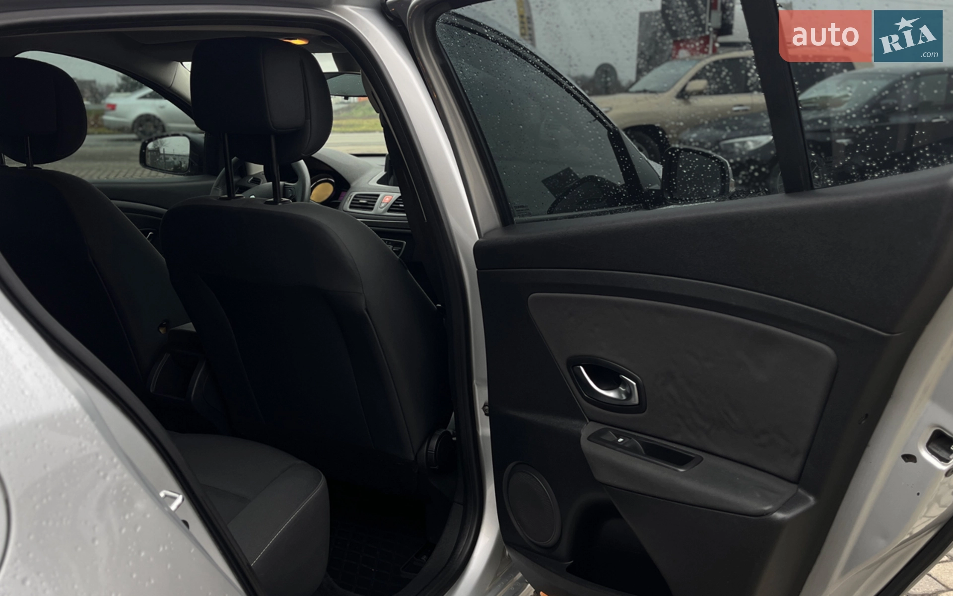 2010 Renault Megane - мініатюра 12