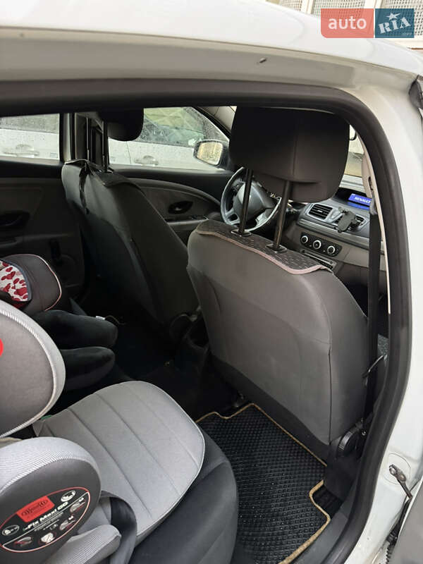 Хэтчбек Renault Megane 2011 в Ужгороде фото 16 Хэтчбек Renault Megane 2011 в Ужгороде