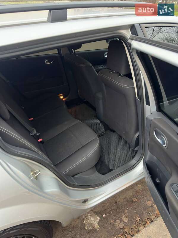 Универсал Renault Megane 2005 в Киеве фото 11 Универсал Renault Megane 2005 в Киеве