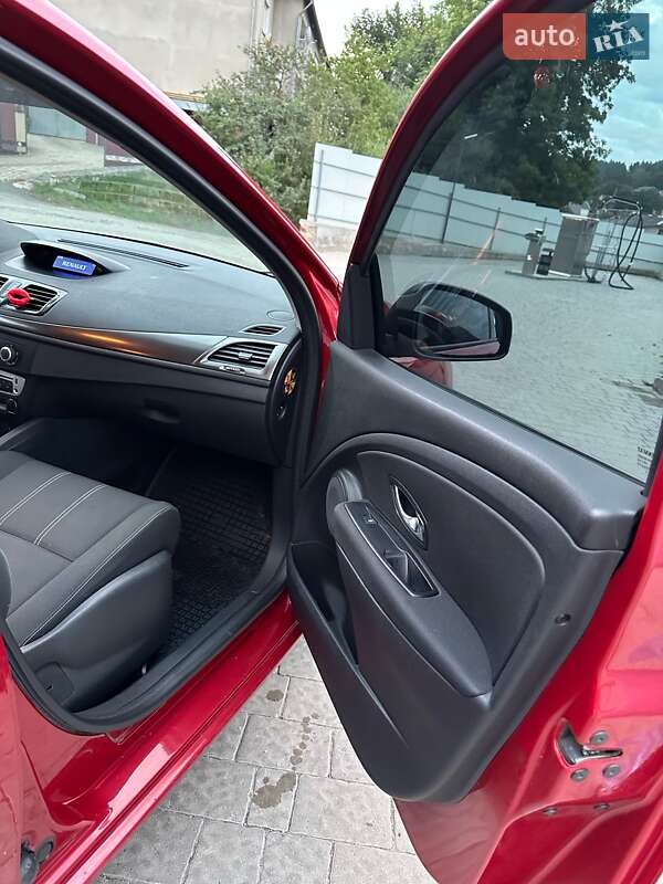 Хетчбек Renault Megane 2015 в Бучачі