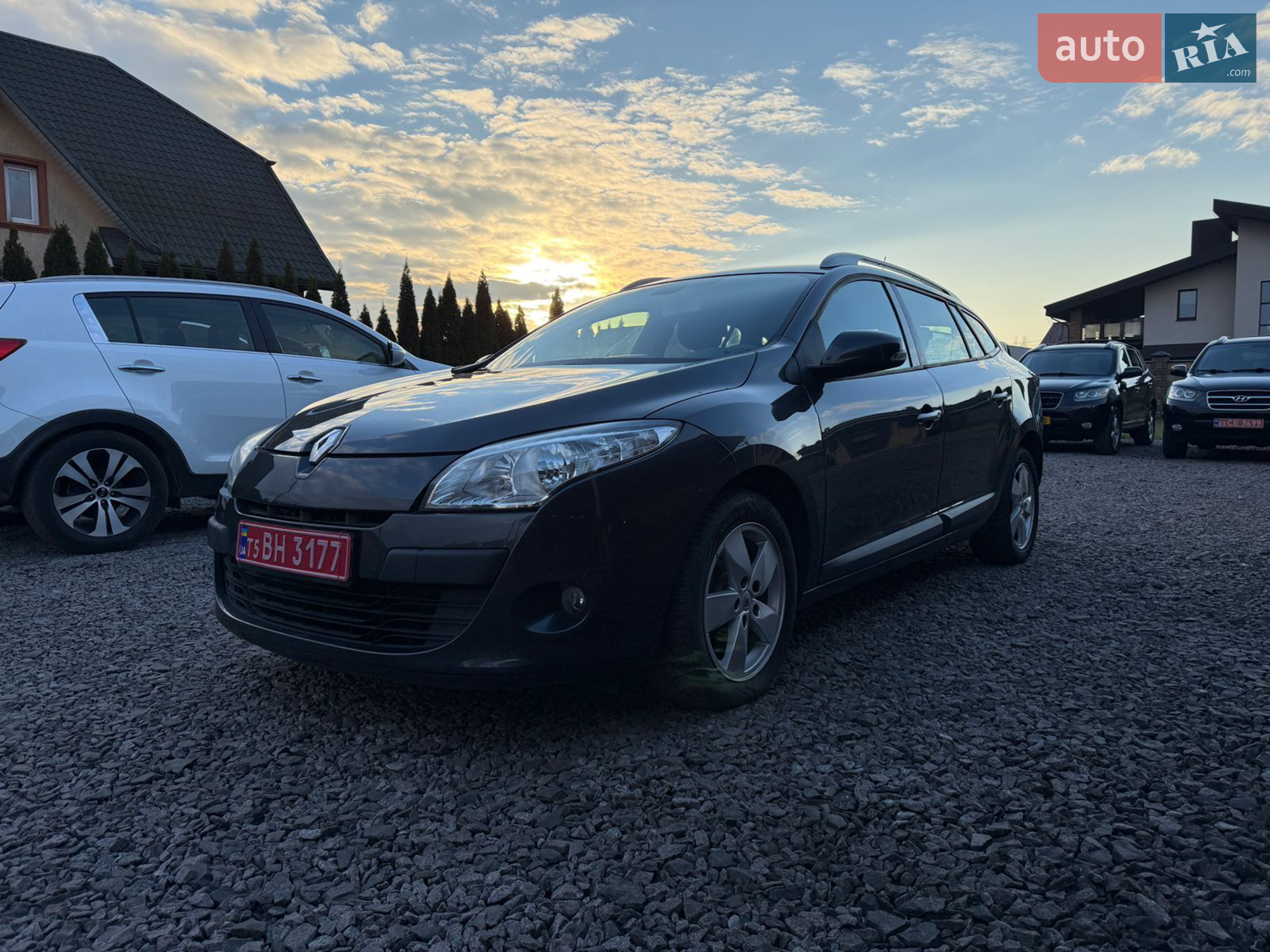 2010 Renault Megane - мініатюра 2