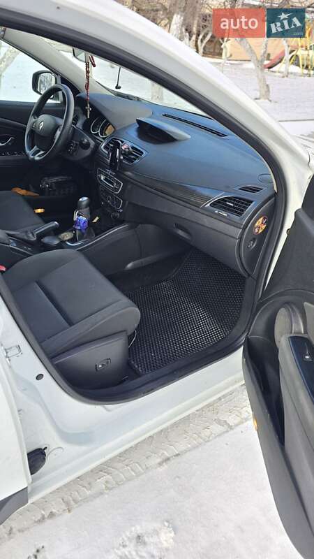 Универсал Renault Megane 2010 в Дунаевцах фото 14 Универсал Renault Megane 2010 в Дунаевцах