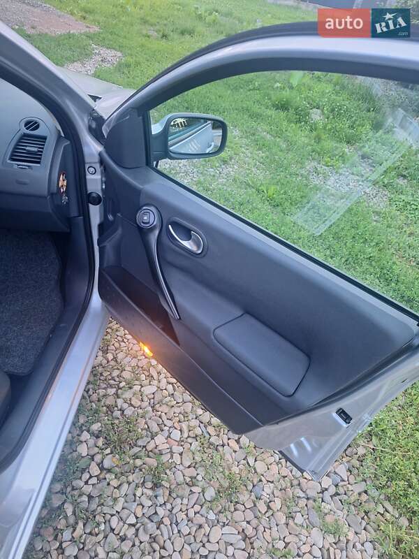 Хетчбек Renault Megane 2005 в Калуші фото 17 Хетчбек Renault Megane 2005 в Калуші