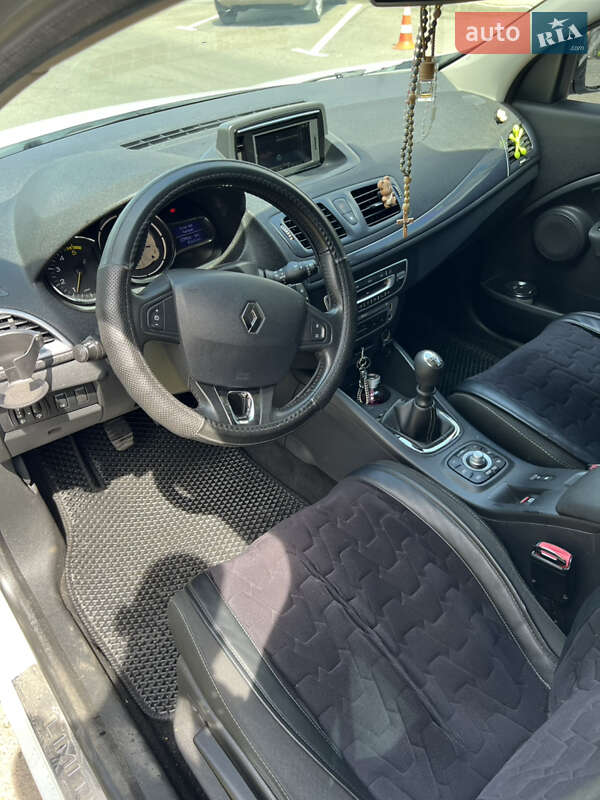 Хетчбек Renault Megane 2015 в Городку