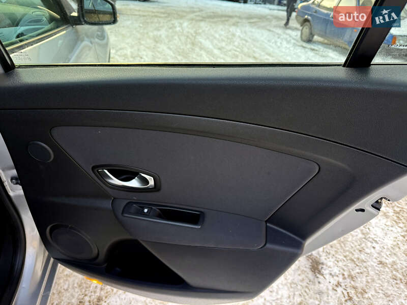 Универсал Renault Megane 2011 в Ровно фото 21 Универсал Renault Megane 2011 в Ровно