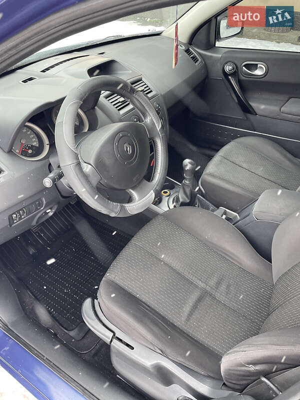 Хэтчбек Renault Megane 2004 в Каменском фото 18 Хэтчбек Renault Megane 2004 в Каменском