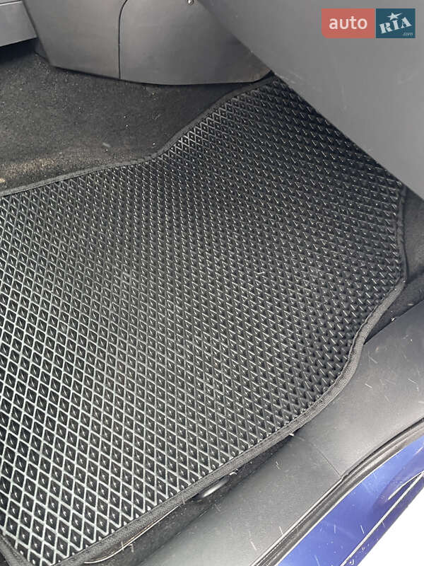 Хэтчбек Renault Megane 2004 в Каменском фото 30 Хэтчбек Renault Megane 2004 в Каменском