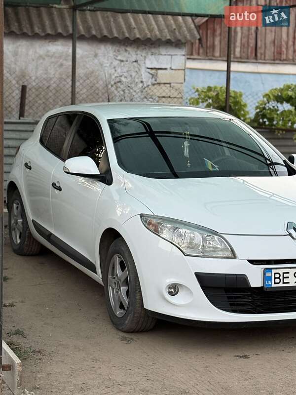 Хэтчбек Renault Megane 2012 в Веселинове