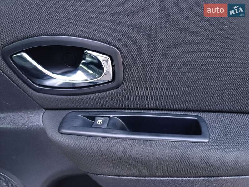 Универсал Renault Megane 2016 в Киеве фото 36 Универсал Renault Megane 2016 в Киеве