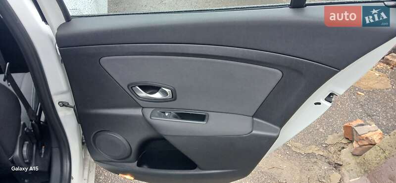 Универсал Renault Megane 2010 в Знаменке фото 6 Универсал Renault Megane 2010 в Знаменке