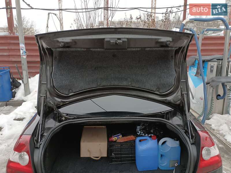 Седан Renault Megane 2005 в Львове