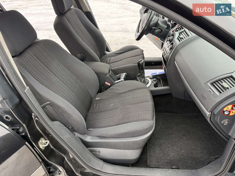 Хэтчбек Renault Megane 2006 в Звягеле фото 25 Хэтчбек Renault Megane 2006 в Звягеле
