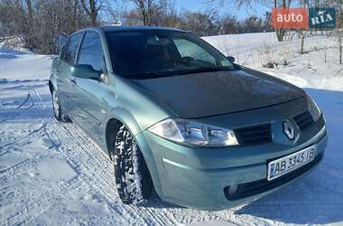 Седан Renault Megane 2004 в Гайсину