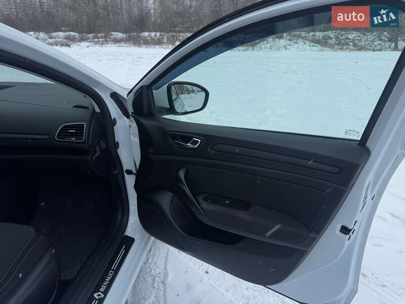 Седан Renault Megane 2020 в Киеве фото 13 Седан Renault Megane 2020 в Киеве
