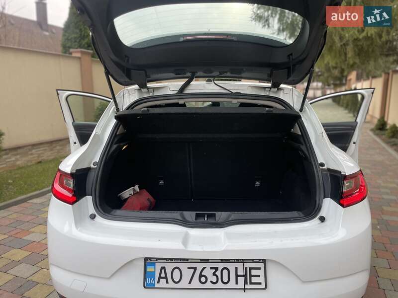 Хэтчбек Renault Megane 2016 в Виноградове фото 6 Хэтчбек Renault Megane 2016 в Виноградове