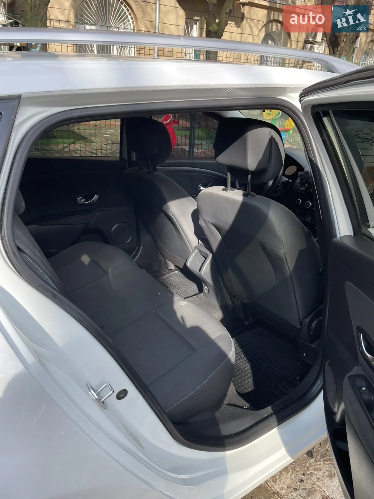 2010 Renault Megane - мініатюра 11