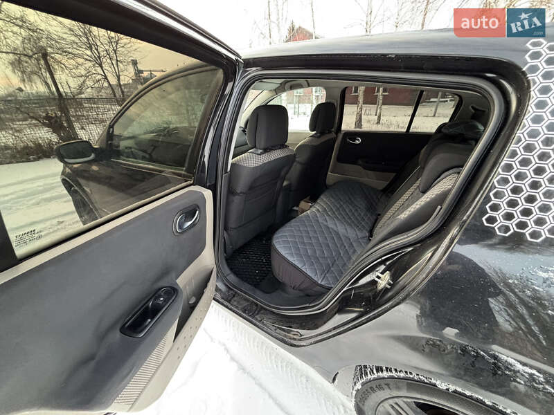 Хетчбек Renault Megane 2002 в Глобиному фото 6 Хетчбек Renault Megane 2002 в Глобиному