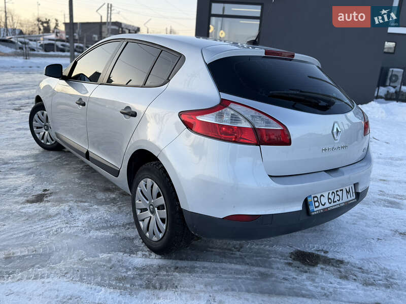 Хэтчбек Renault Megane 2011 в Стрые