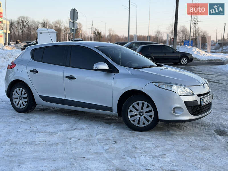 Хэтчбек Renault Megane 2011 в Стрые