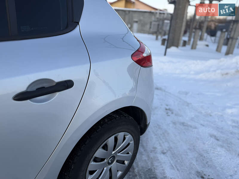 Хэтчбек Renault Megane 2011 в Стрые