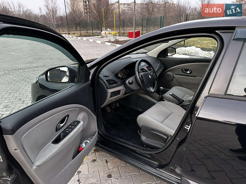 Универсал Renault Megane 2010 в Желтых Водах фото 12 Универсал Renault Megane 2010 в Желтых Водах