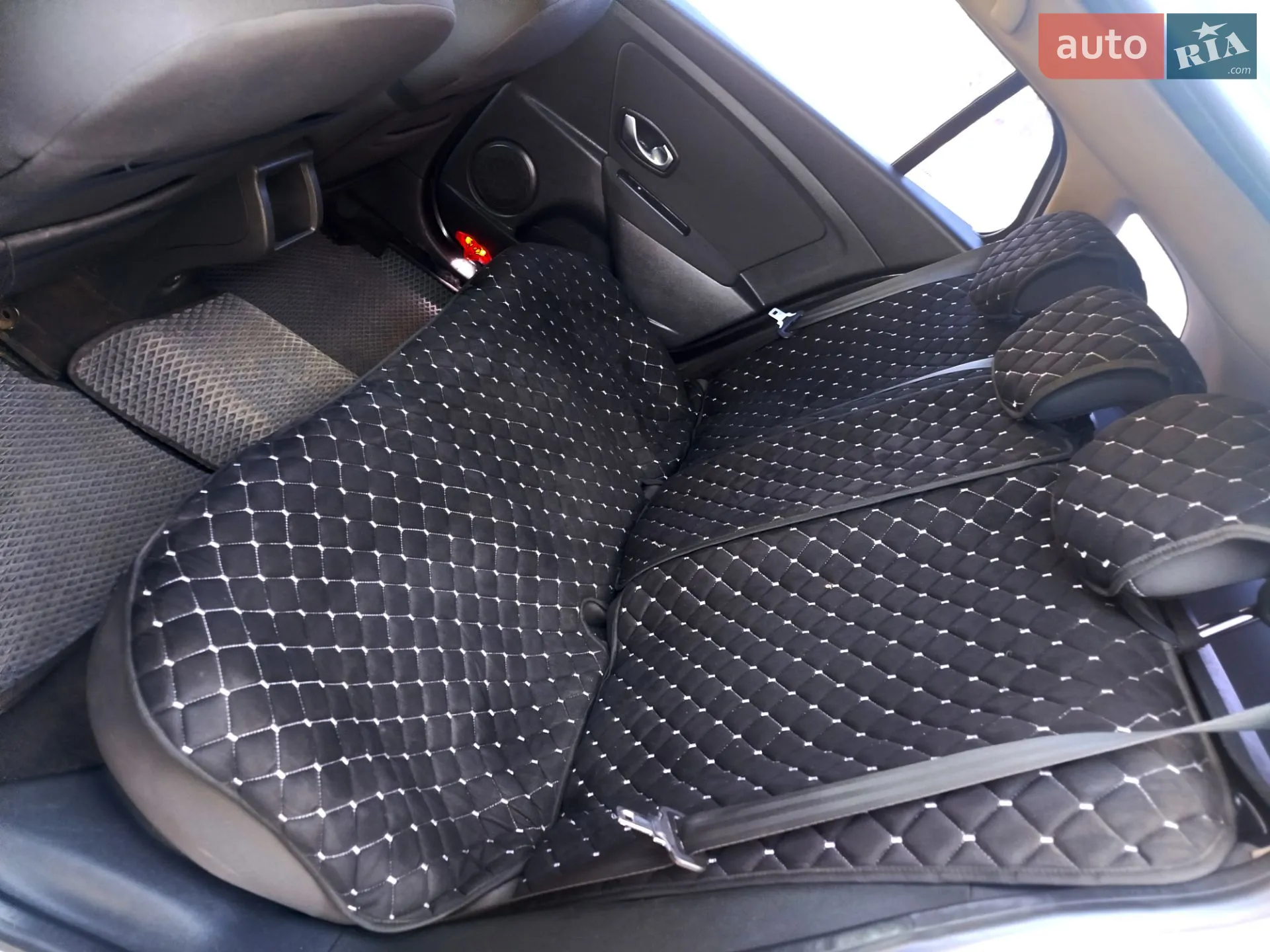 2011 Renault Megane - мініатюра 39