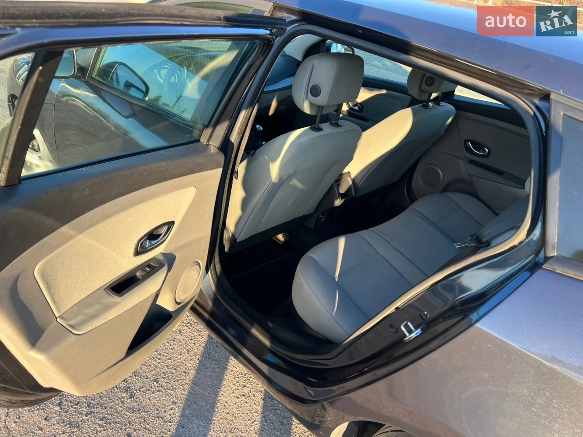 2010 Renault Megane - мініатюра 25