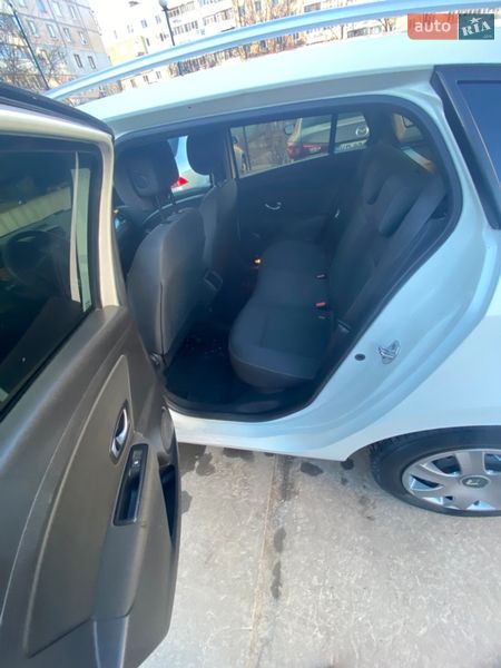 Универсал Renault Megane 2010 в Запорожье фото 4 Универсал Renault Megane 2010 в Запорожье