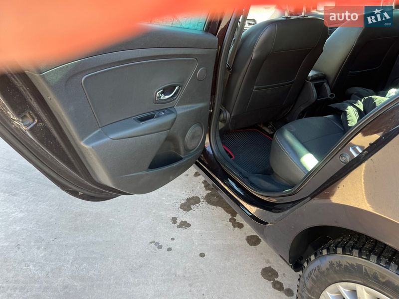 Универсал Renault Megane 2013 в Магдалиновке