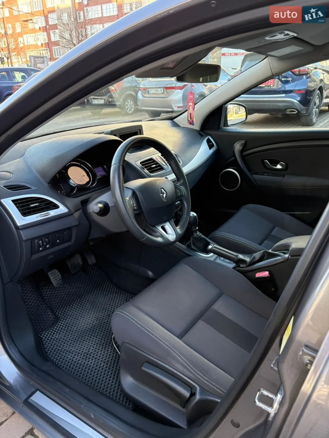 2010 Renault Megane - мініатюра 18