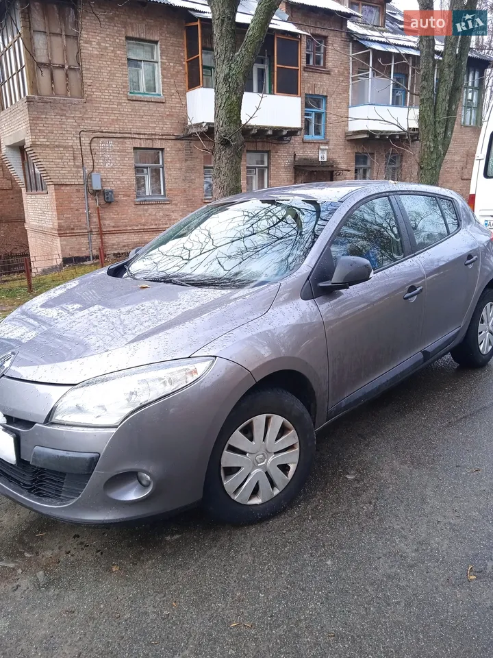 2010 Renault Megane - мініатюра 27